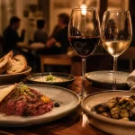 frenchie bar à vin paris : verres et petites assiettes à partager